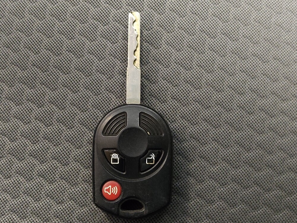 2018 Ford Escape in Houston, TX 77034 - 18104944 32