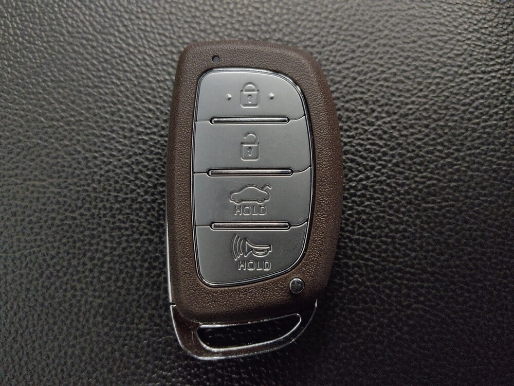 2018 Hyundai Sonata in Houston, TX 77060 - 18104946 32