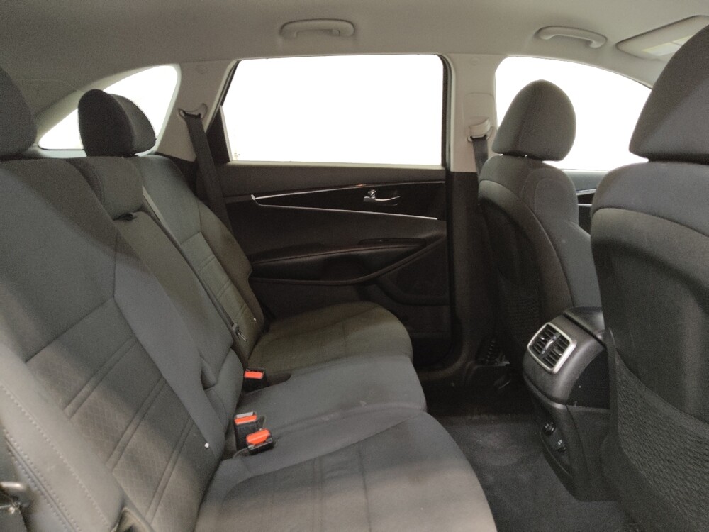 2019 Kia Sorento in Cincinnati, OH 45255 - 18104953 19