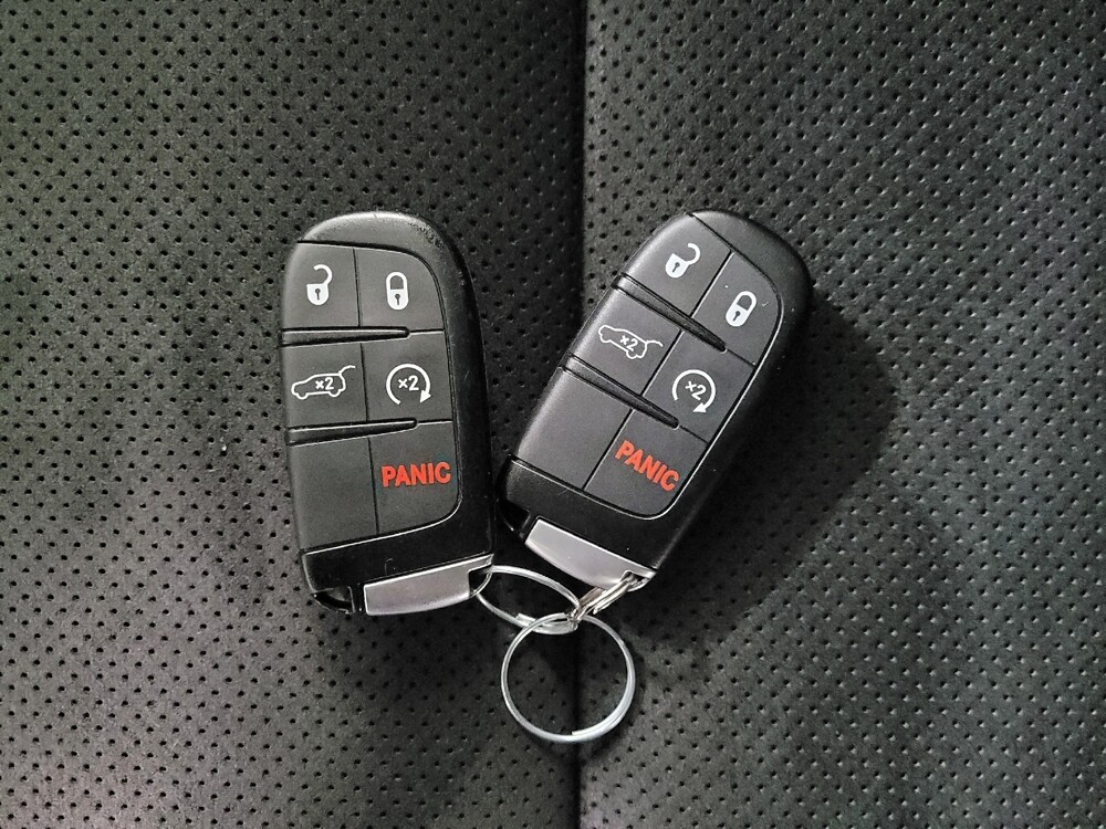 2020 Jeep Grand Cherokee in Plymouth Meeting, PA 19462 - 18104993 32