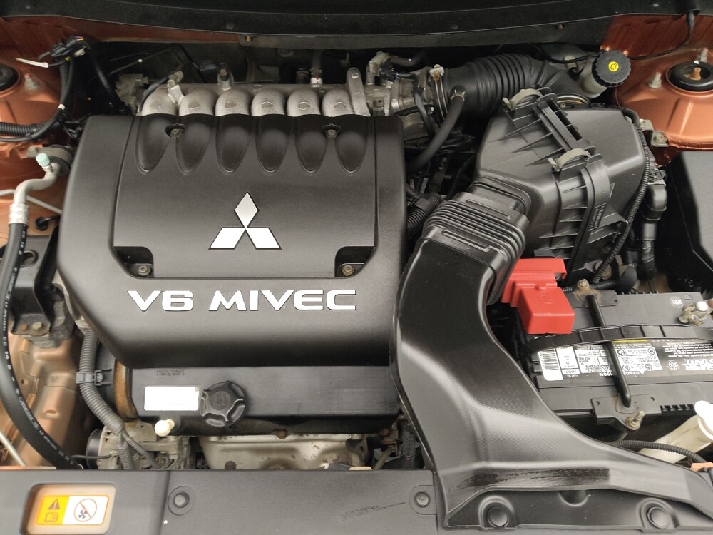 2014 Mitsubishi Outlander in Topeka, KS 66611 - 18105001 30