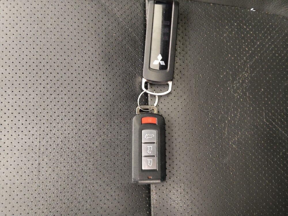 2014 Mitsubishi Outlander in Topeka, KS 66611 - 18105001 32