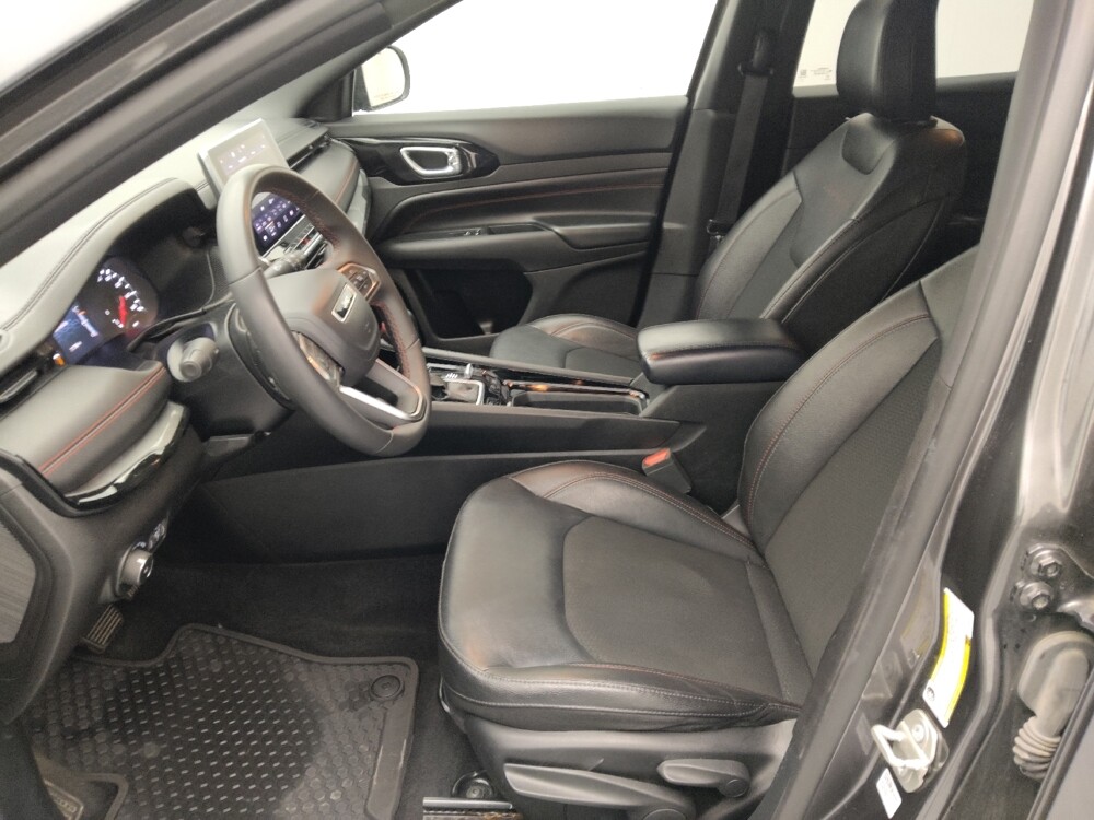 2024 Jeep Compass in Springfield, MO 65807 - 18105003 17