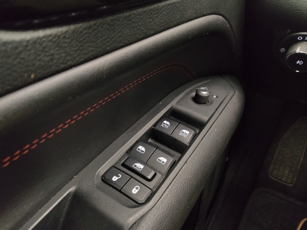 2024 Jeep Compass in Springfield, MO 65807 - 18105003 27