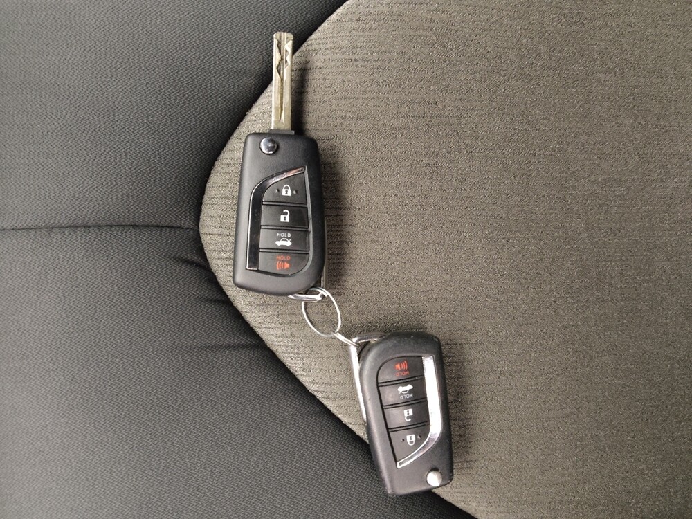 2022 Toyota Camry in Springfield, MO 65807 - 18105004 32