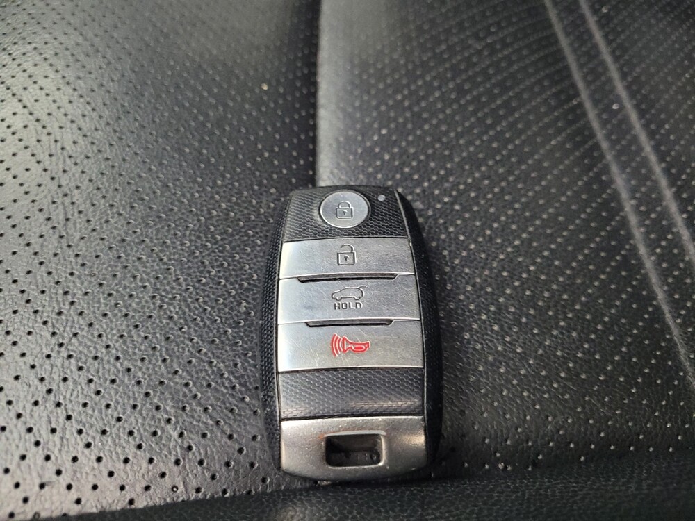 2018 Kia Sorento in Taylor, MI 48180 - 18105017 32