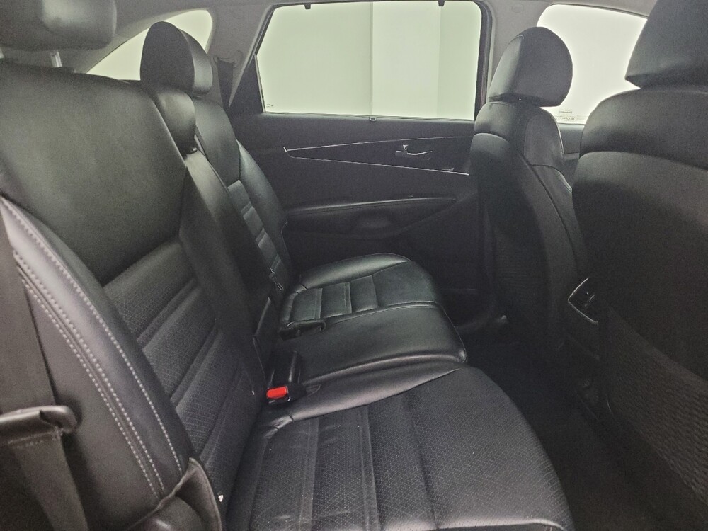 2018 Kia Sorento in Taylor, MI 48180 - 18105017 19