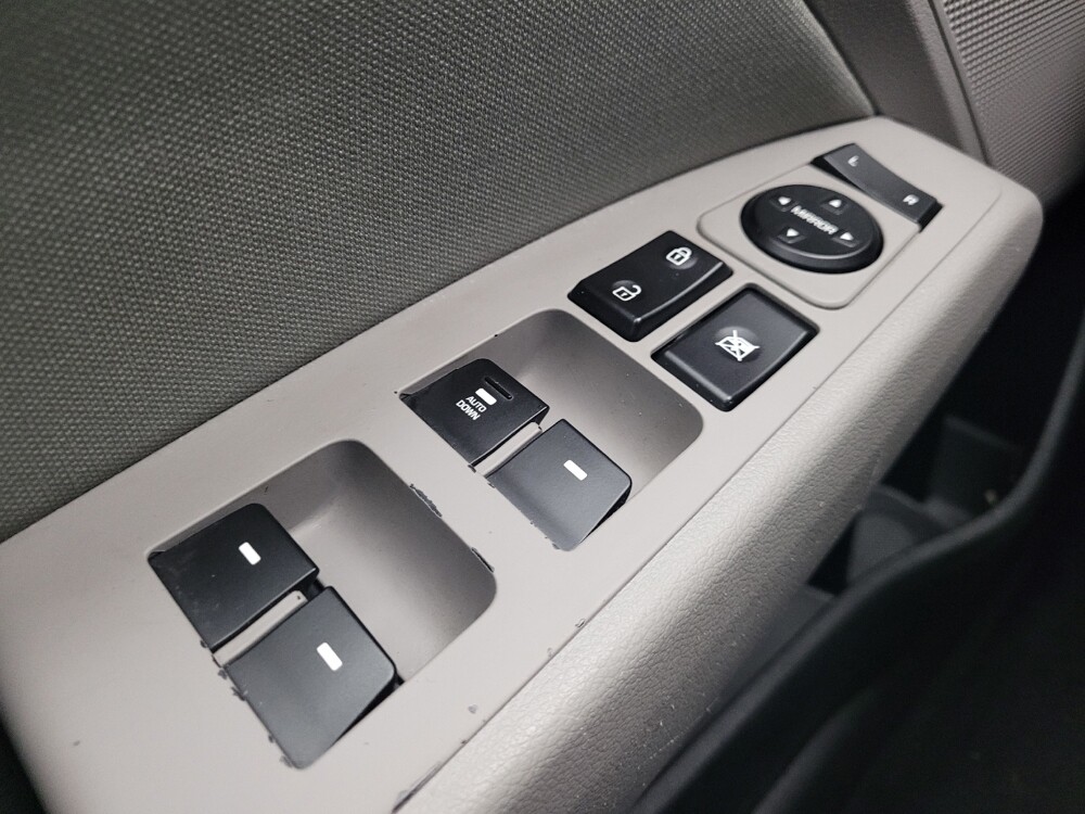 2018 Hyundai Elantra in Taylor, MI 48180 - 18105018 27