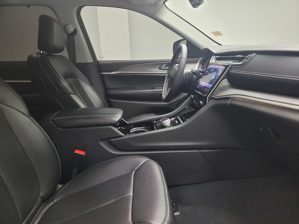 2023 Jeep Grand Cherokee L in Taylor, MI 48180 - 18105021 21