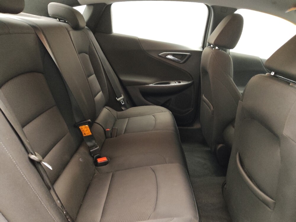 2019 Chevrolet Malibu in Stone Mountain, GA 30083 - 18105034 19