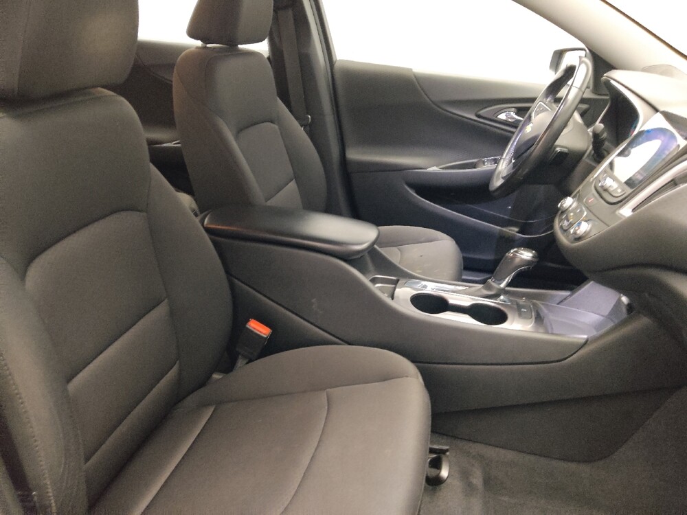 2019 Chevrolet Malibu in Stone Mountain, GA 30083 - 18105034 21