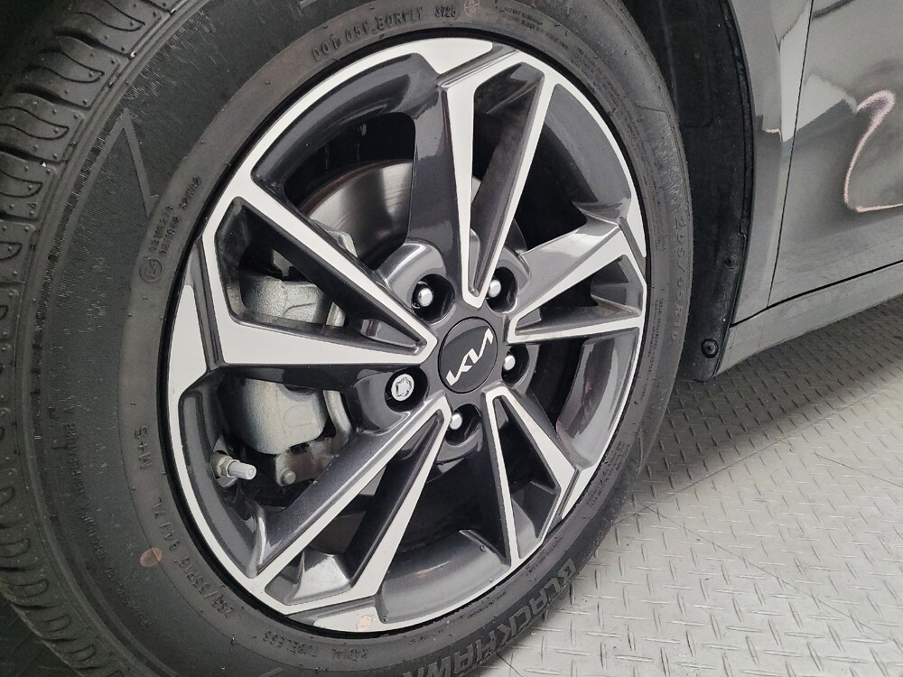 2022 Kia Forte in Riverside, CA 92504 - 18105036 31