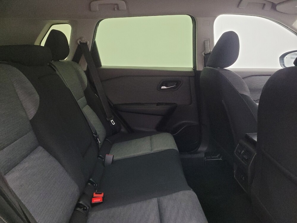 2023 Nissan Rogue in Columbus, OH 43228 - 18105037 19