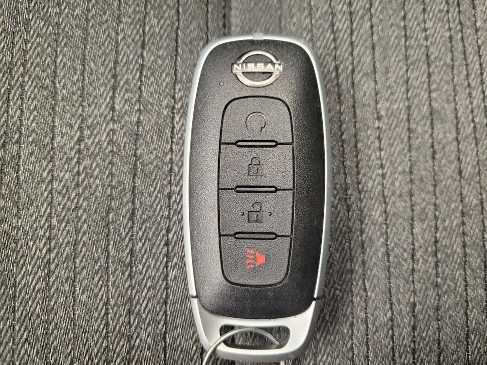 2023 Nissan Rogue in Columbus, OH 43228 - 18105037 32