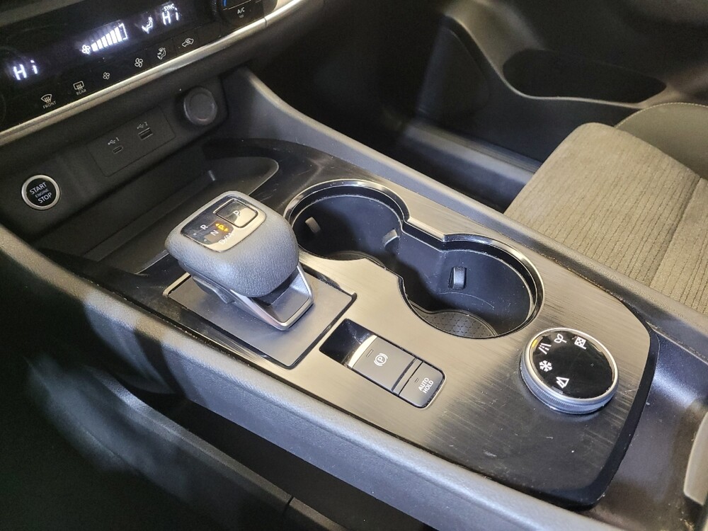 2023 Nissan Rogue in Columbus, OH 43228 - 18105037 26