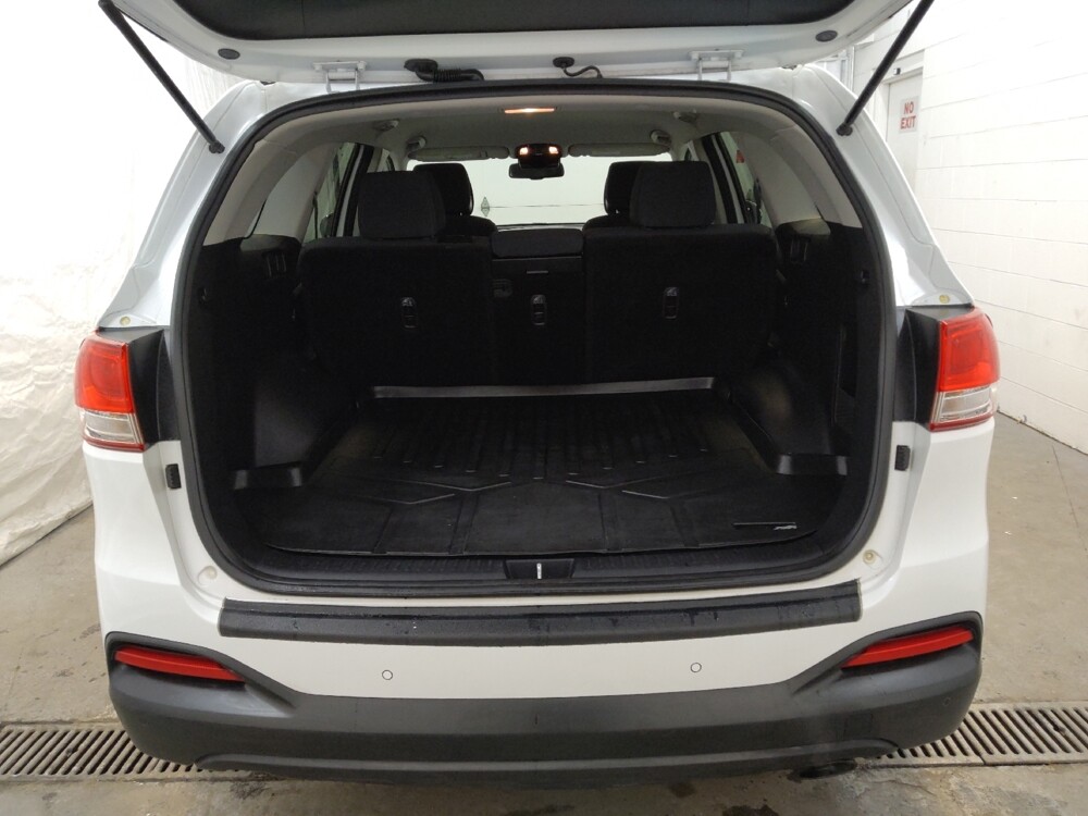 2016 Kia Sorento in Cincinnati, OH 45255 - 18105042 29