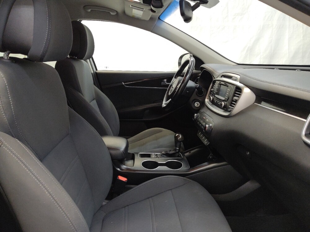 2016 Kia Sorento in Cincinnati, OH 45255 - 18105042 21
