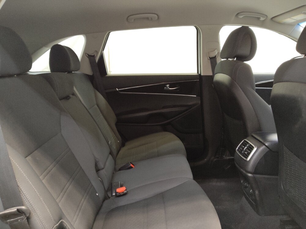 2016 Kia Sorento in Cincinnati, OH 45255 - 18105042 19
