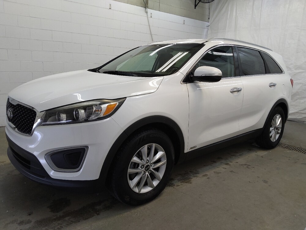 2016 Kia Sorento in Cincinnati, OH 45255 - 18105042 2