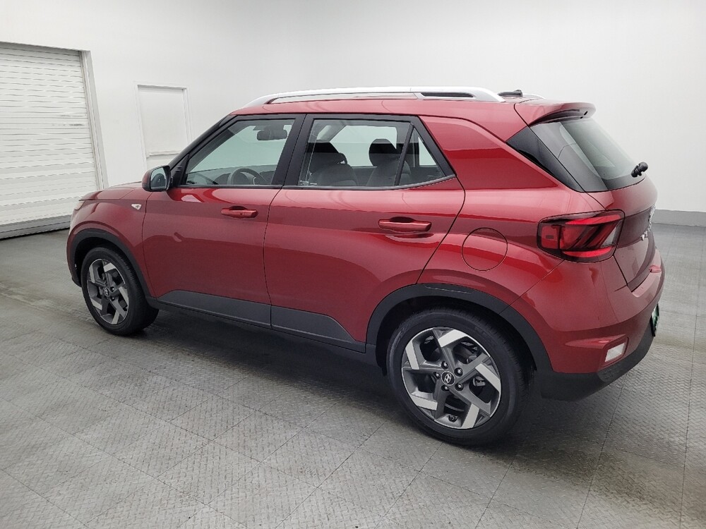 2024 Hyundai Venue in Greenville, NC 27834 - 18105057 3