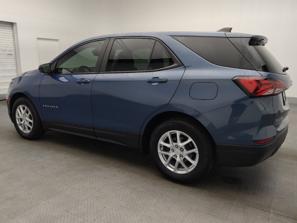 2024 Chevrolet Equinox in Greenville, NC 27834 - 18105066 3