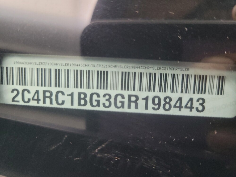 2016 Chrysler Town & Country in Indianapolis, IN 46222 - 18105081 33