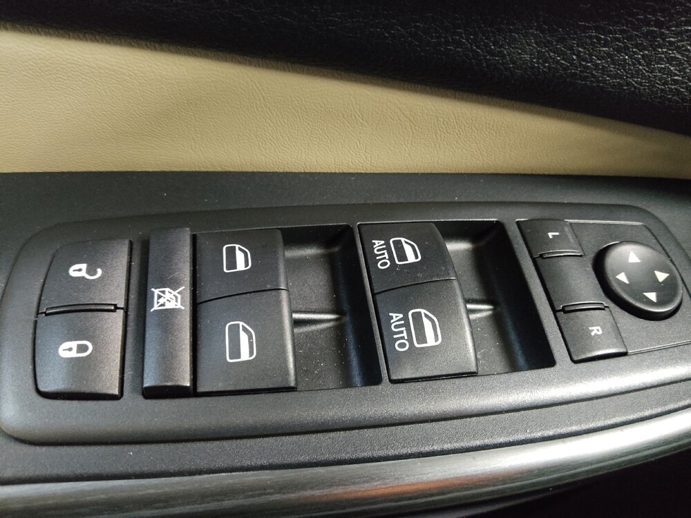 2016 Jeep Cherokee in Greenville, SC 29607 - 18105088 27