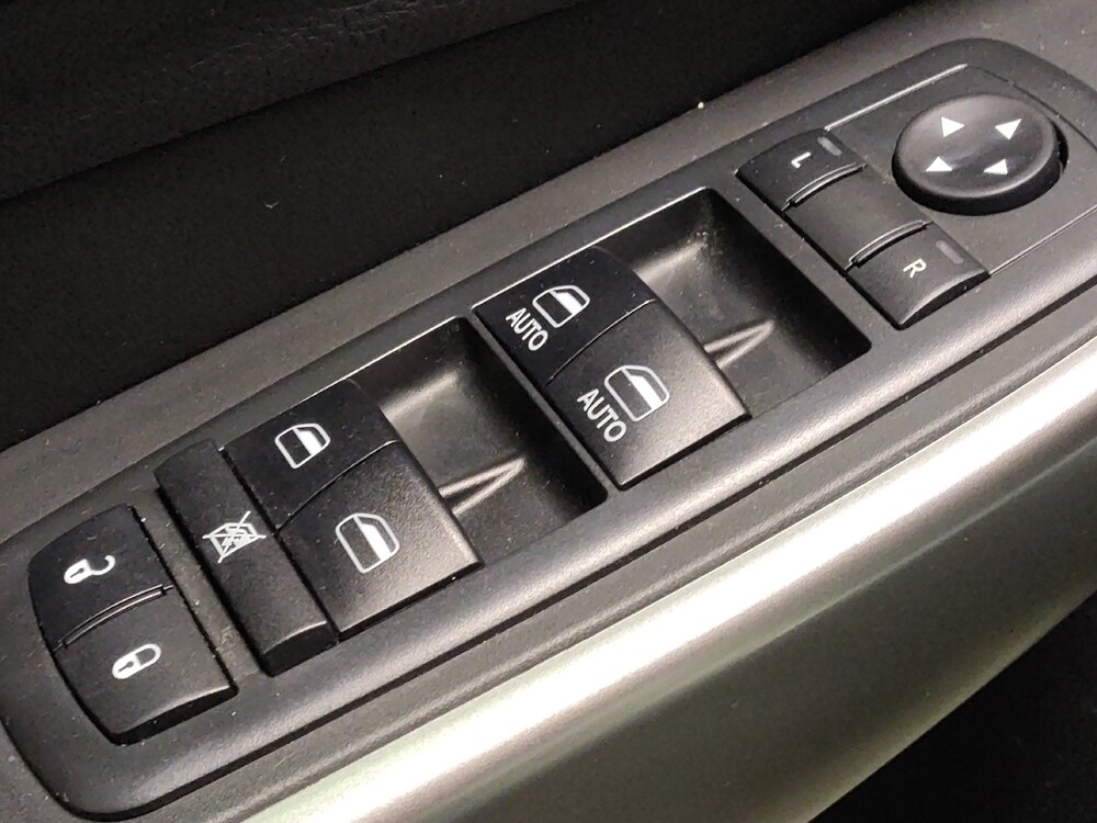 2019 Jeep Cherokee in Greenville, SC 29607 - 18105089 27