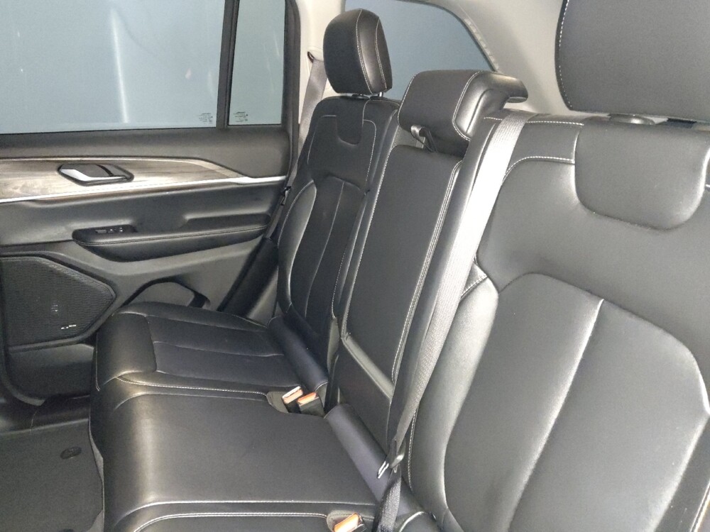 2023 Jeep Grand Cherokee in Gainesville, FL 32609 - 18105099 18