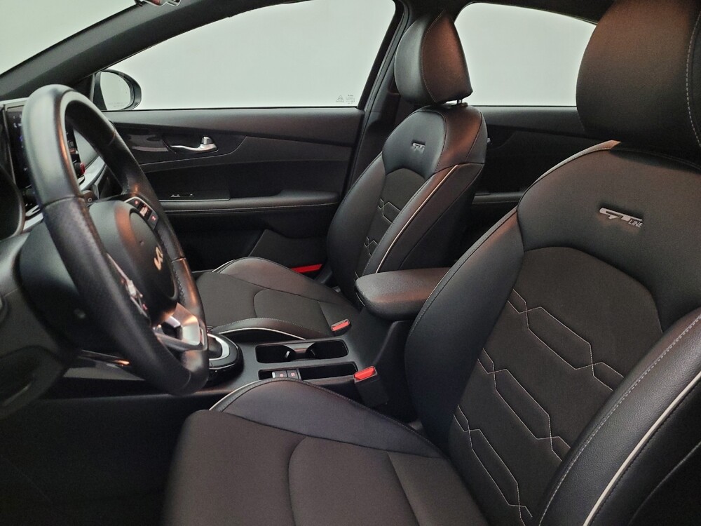 2024 Kia Forte in Glendale, AZ 85301 - 18105100 17