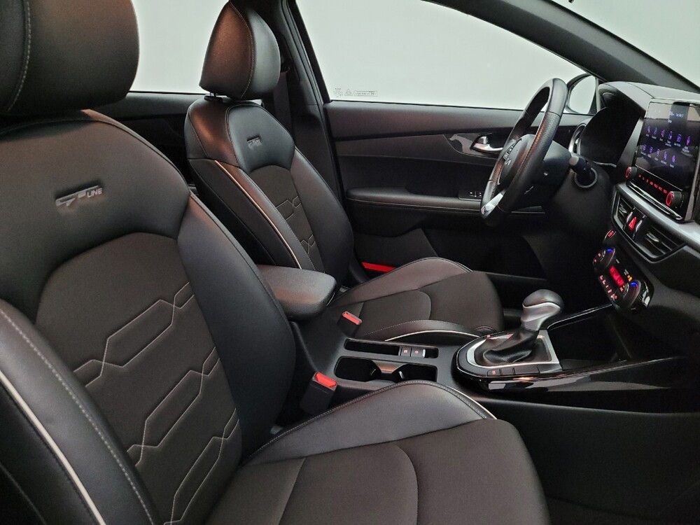 2024 Kia Forte in Glendale, AZ 85301 - 18105100 21