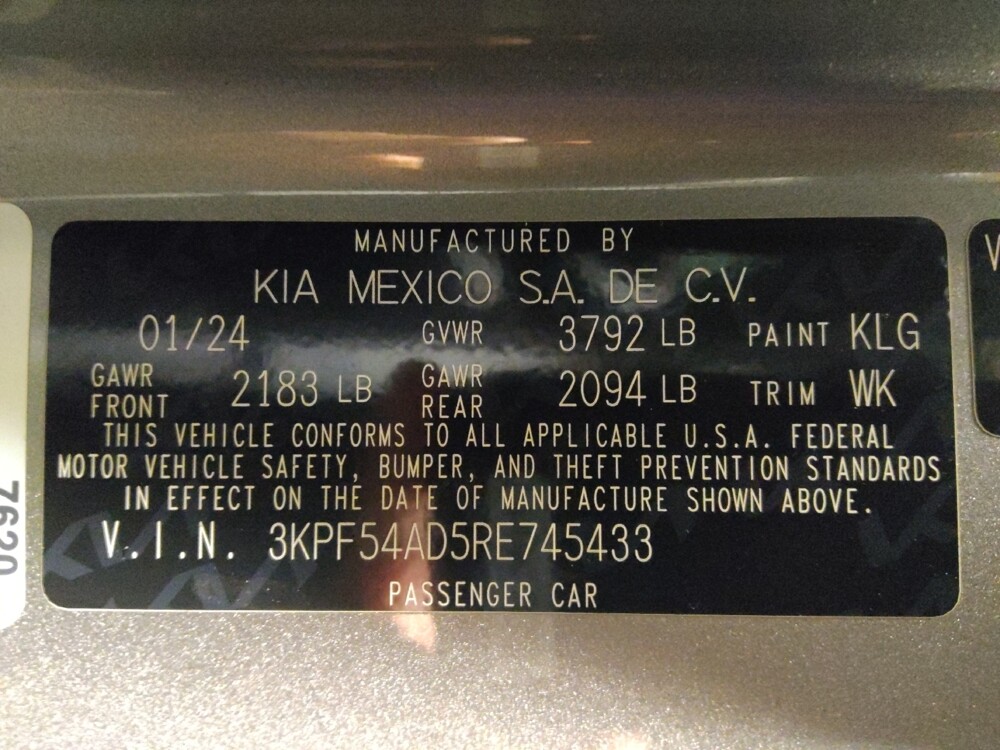 2024 Kia Forte in Glendale, AZ 85301 - 18105100 33