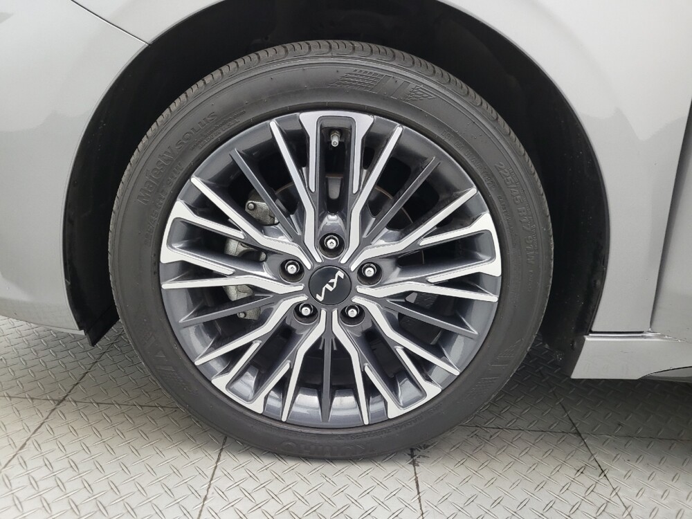 2024 Kia Forte in Glendale, AZ 85301 - 18105100 31