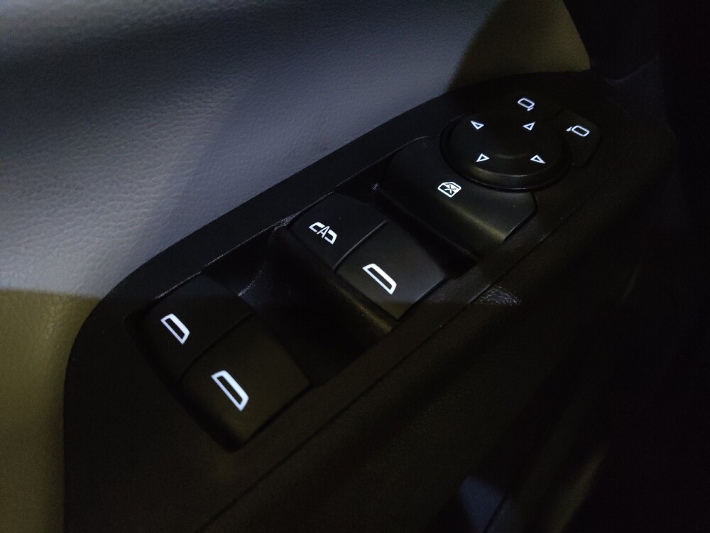 2020 Chevrolet Equinox in Raleigh, NC 27604 - 18105116 27