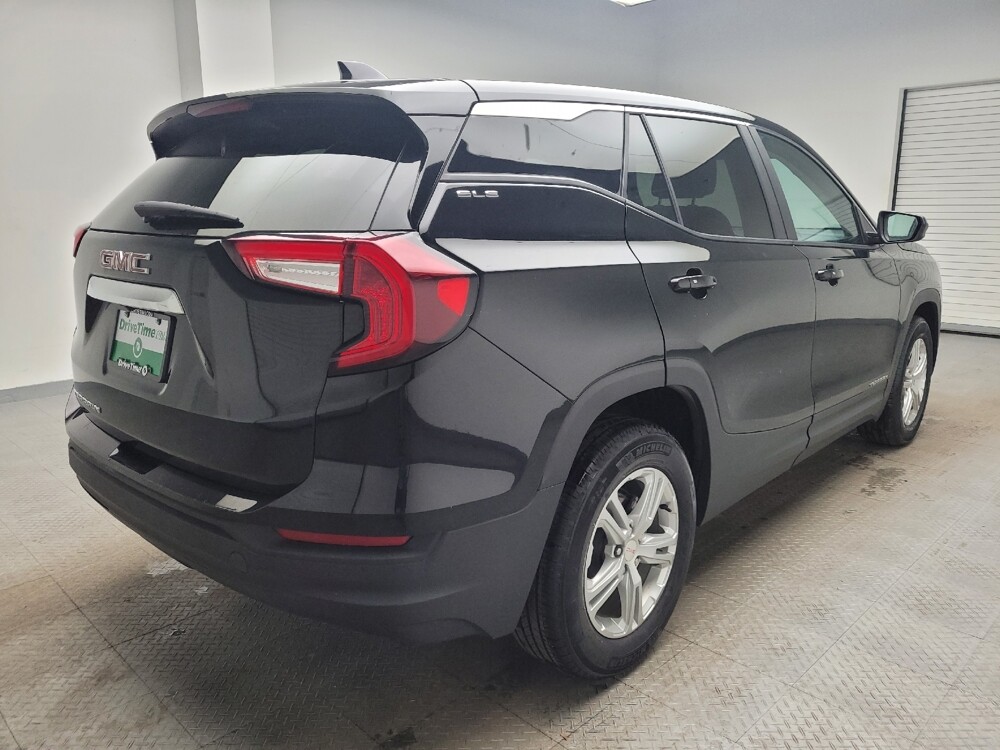 2024 GMC Terrain in Eastpointe, MI 48021 - 18105121 9