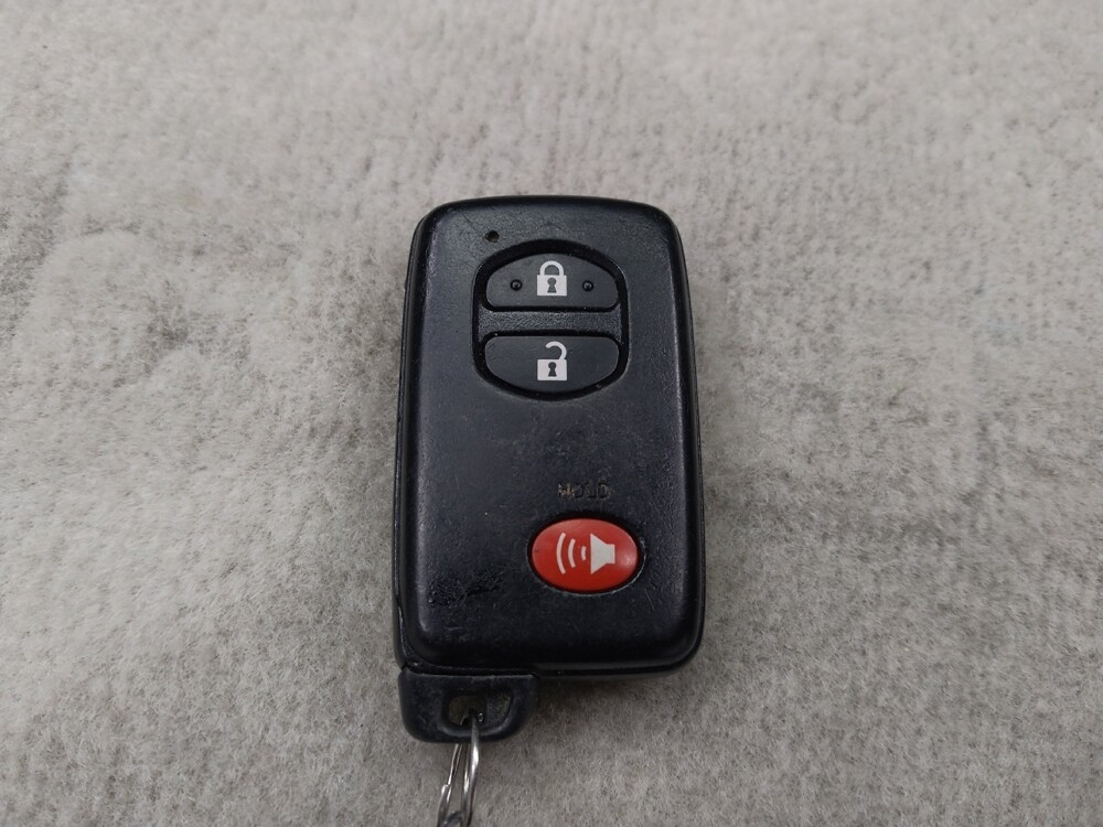 2014 Toyota Prius in Indianapolis, IN 46219 - 18105125 32