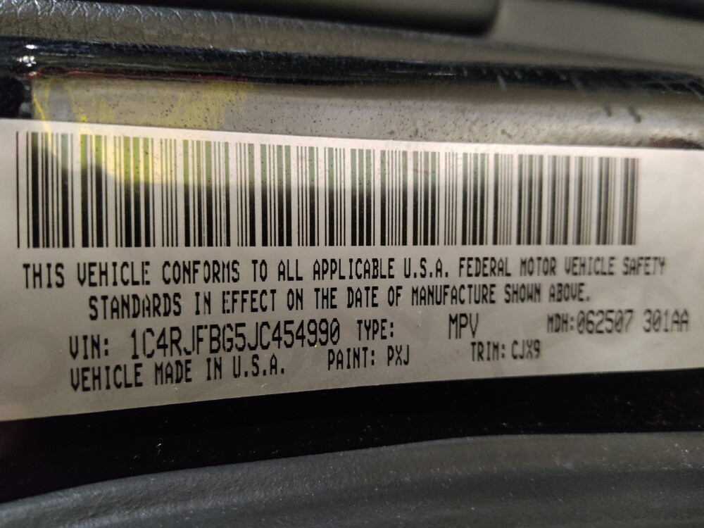 2018 Jeep Grand Cherokee in Miami, FL 33157 - 18105140 33