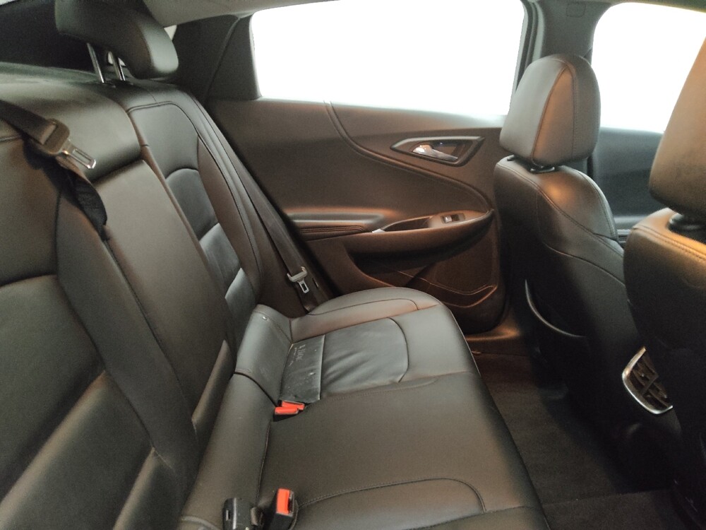 2017 Chevrolet Malibu in Midlothian, IL 60445 - 18105141 19