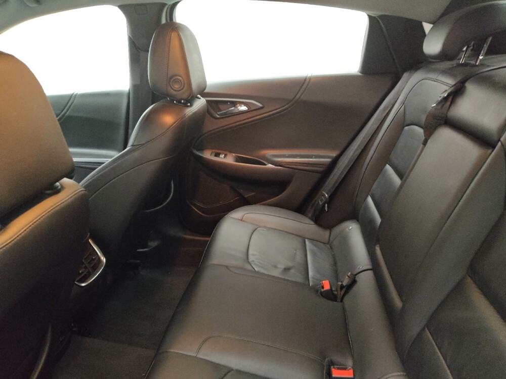 2017 Chevrolet Malibu in Midlothian, IL 60445 - 18105141 18