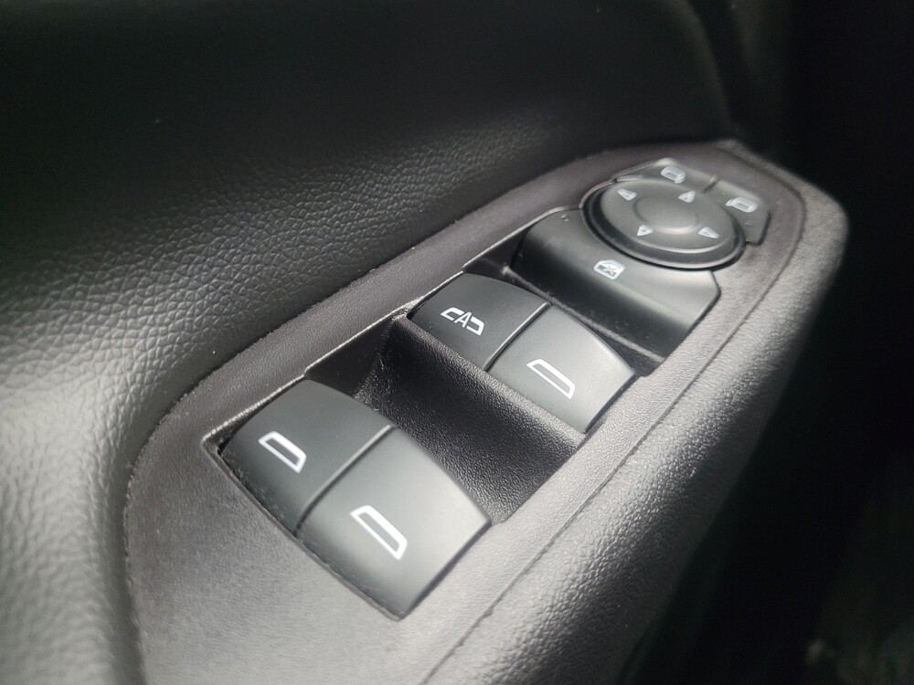 2020 Chevrolet Equinox in Indianapolis, IN 46222 - 18105170 27