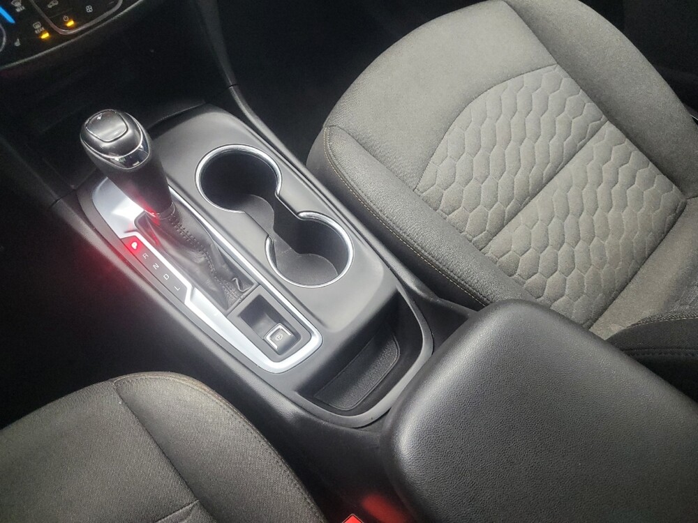 2020 Chevrolet Equinox in Indianapolis, IN 46222 - 18105170 26