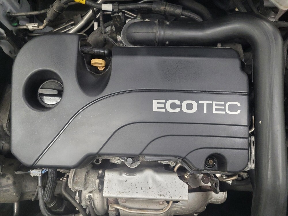 2020 Chevrolet Equinox in Indianapolis, IN 46222 - 18105170 30