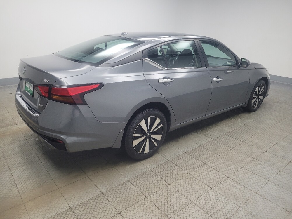 2021 Nissan Altima in Mishawaka, IN 46545 - 18105172 10