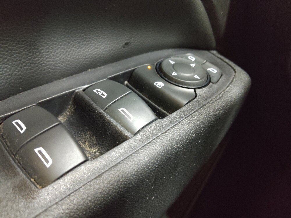 2019 Chevrolet Equinox in Greenville, SC 29607 - 18105196 27