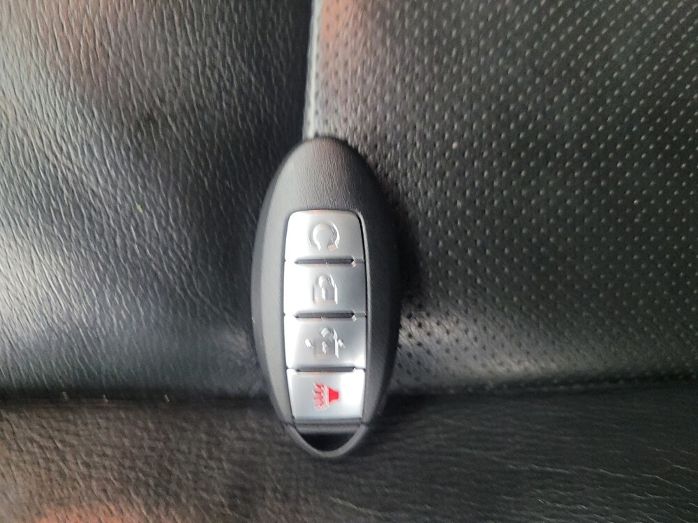 2017 Nissan Titan in Memphis, TN 38115 - 18105221 32