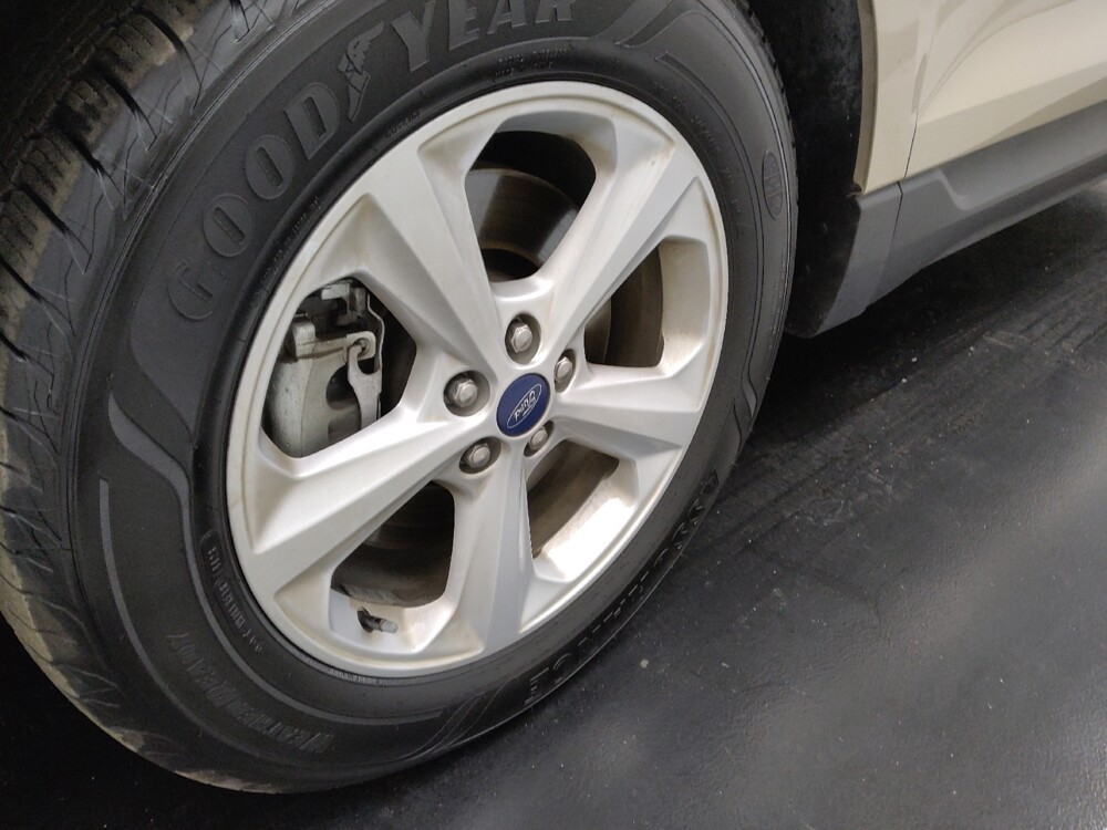 2018 Ford Edge in St. Louis, MO 63125 - 18105225 31