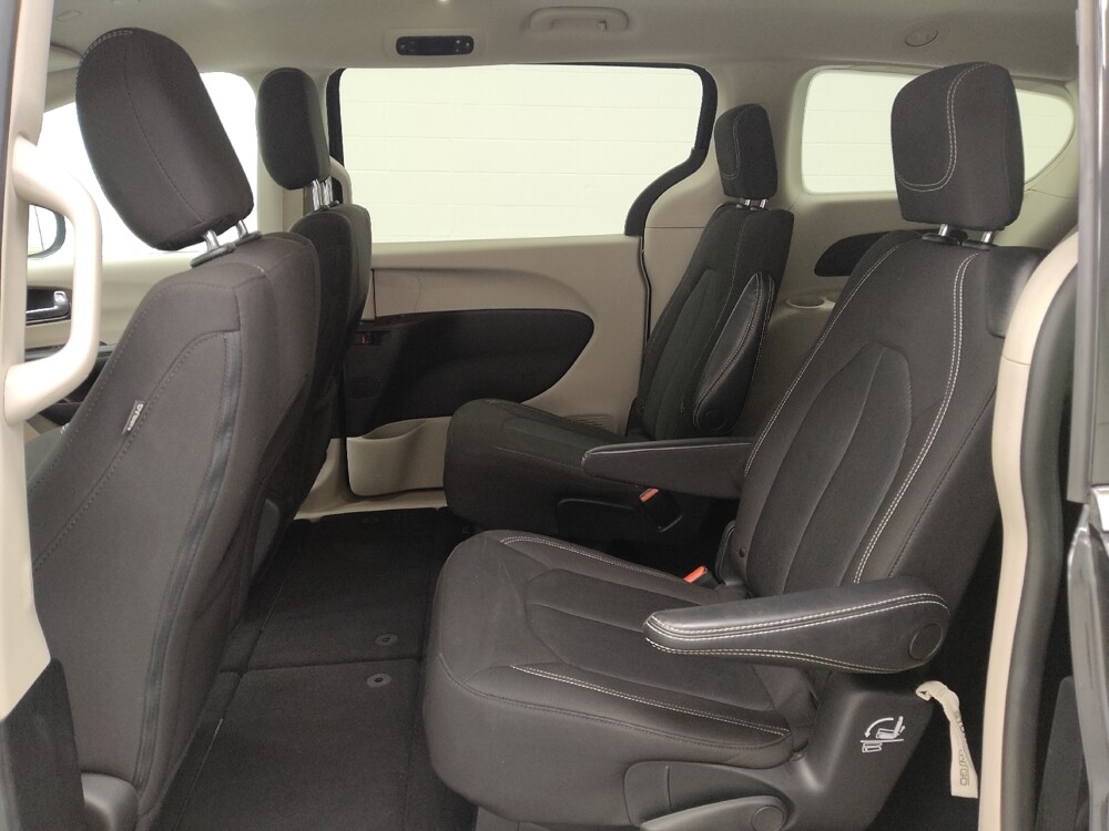 2023 Chrysler Voyager in St. Louis, MO 63125 - 18105226 18