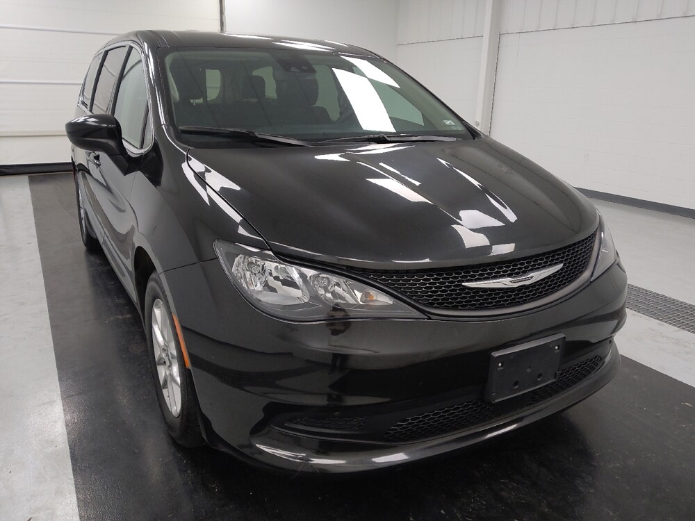 2023 Chrysler Voyager in St. Louis, MO 63125 - 18105226 14