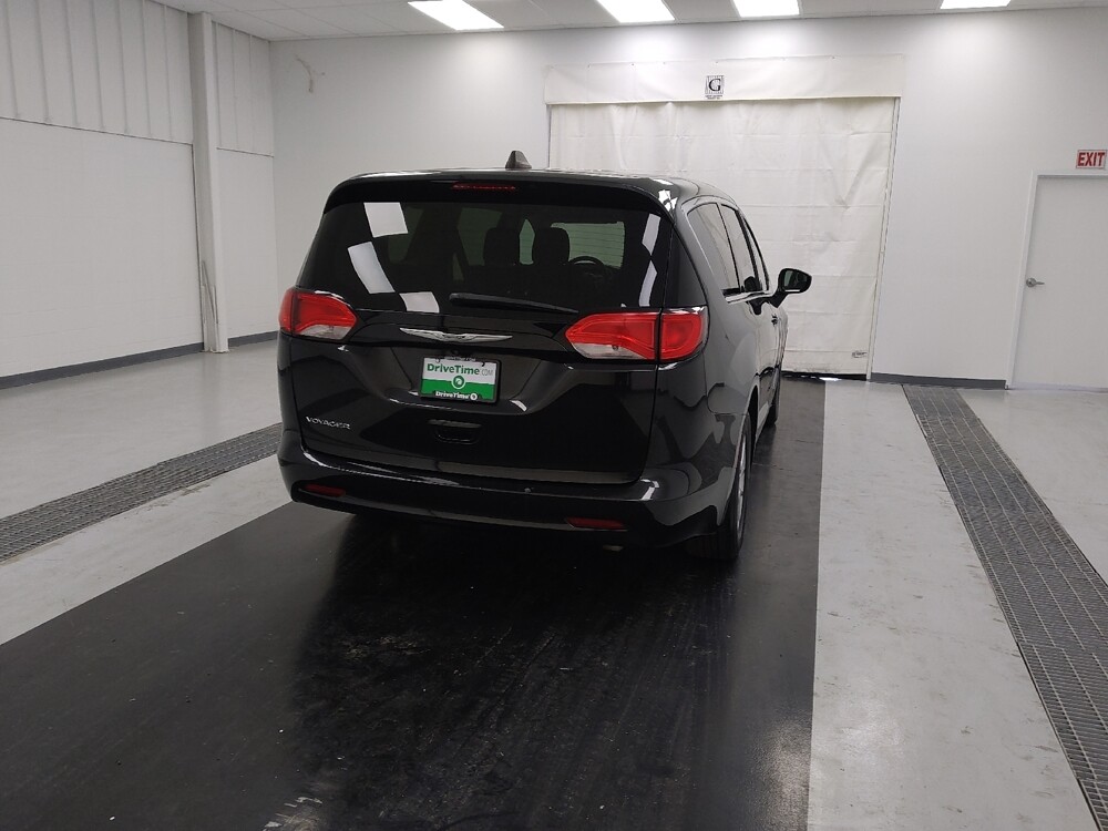 2023 Chrysler Voyager in St. Louis, MO 63125 - 18105226 7