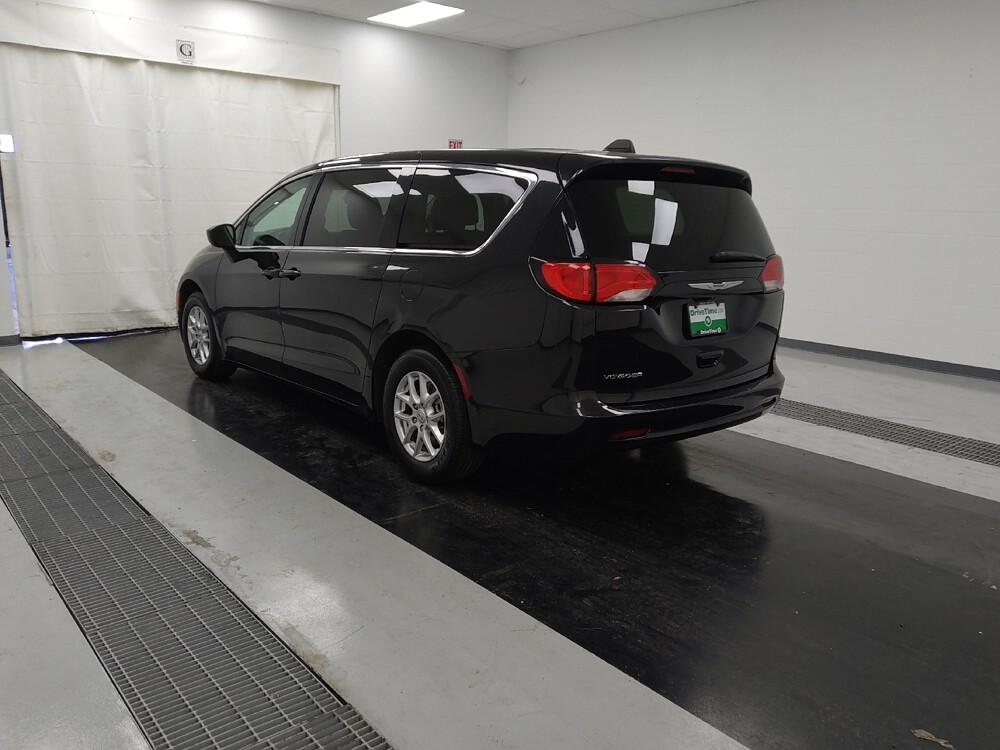 2023 Chrysler Voyager in St. Louis, MO 63125 - 18105226 5